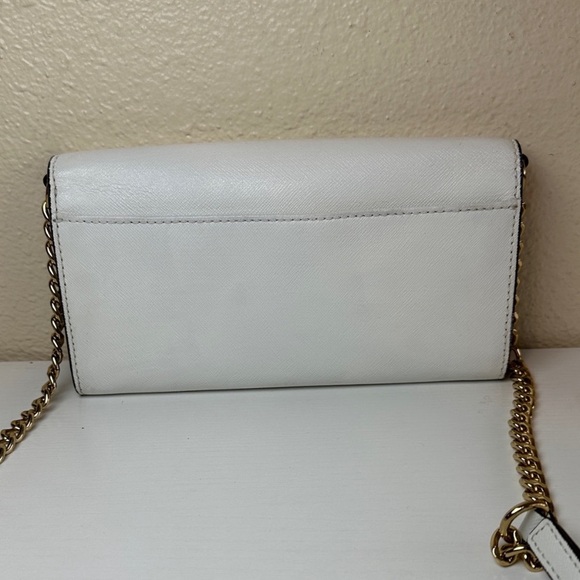 Michael Kors White Crossbody Bag with Gold Chain - Picture 2 of 8